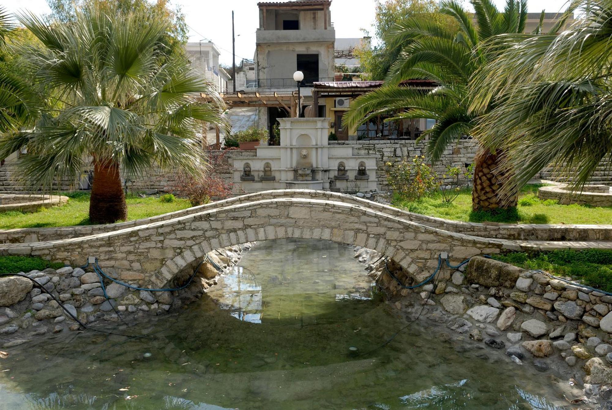 Lale's House Γαράζο