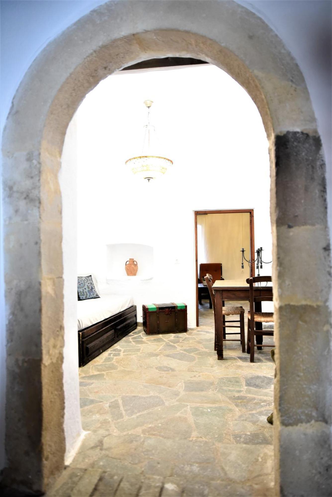 Lale's House Γαράζο